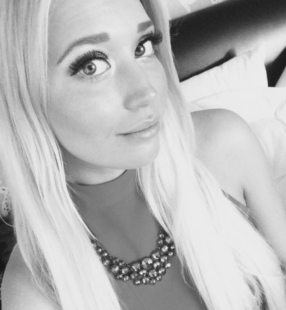Julia- Nagelterapeut Fransstylist Hudvård 